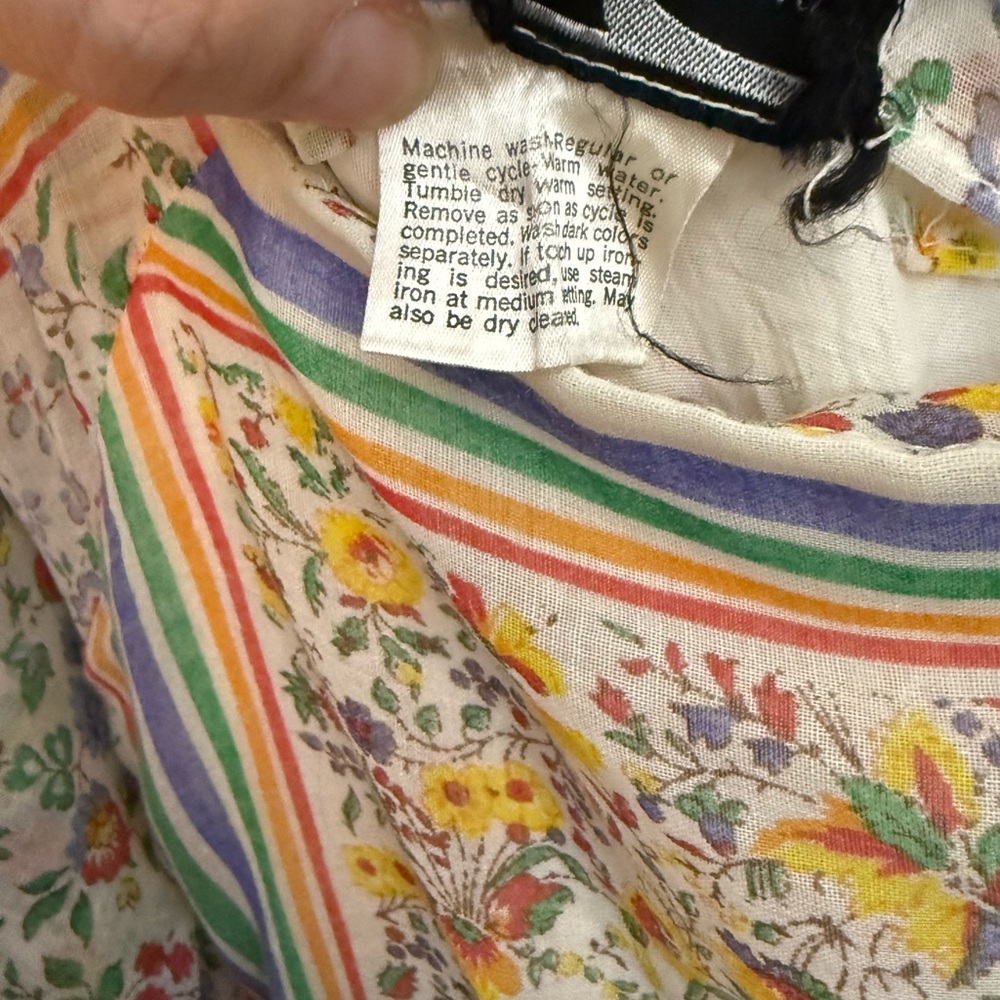VINTAGE!-{Rainbow of California}-Size: S-Floral Multicolor Dress with Red Belt - Picture 6 of 9
